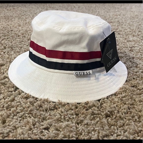 Guess Accessories - ‼️sold ‼️Guess bucket hat